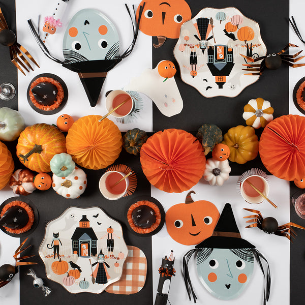 These surprise balls, in the shape of pumpkins, make the perfect Halloween gifts for kids. Image2