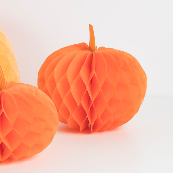 Our paper pumpkins make fabulous Halloween paper decorations. Image4