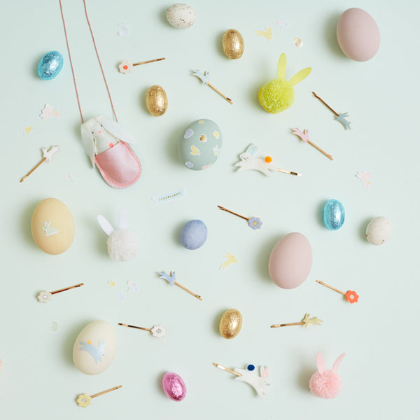 This pretty necklace features a padded felt bunny, sitting in a glittery pink leatherette pocket, with a pink bead chain. Image6