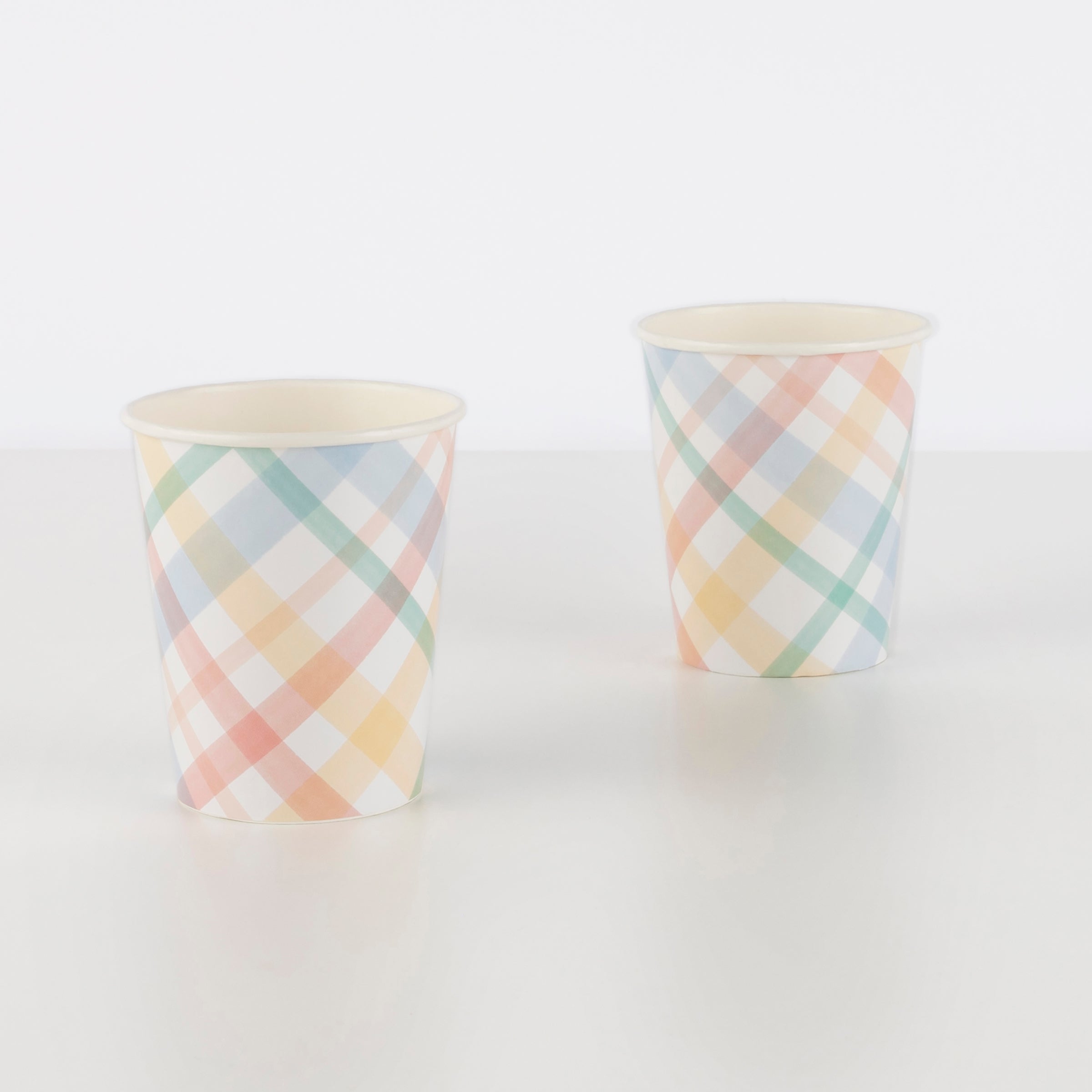 These party cups look amazing in striped pastel colours.