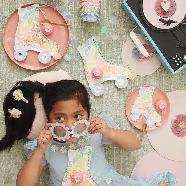 These roller skate shaped napkins add a groovy touch to any party. Image2