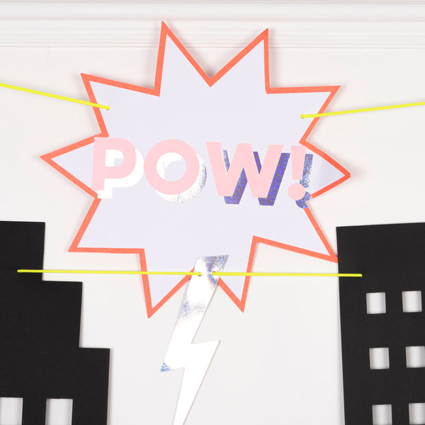 This colorful party garland is ideal for superhero party decorations. Image4