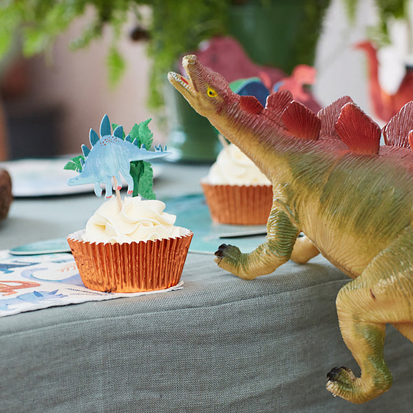 Make dinosaur cupcakes for your dinosaur party with our special dinosaur cake toppers and shiny copper foil cupcake cases. Image9