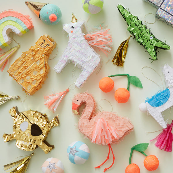 Skull Piñata Favour Image6