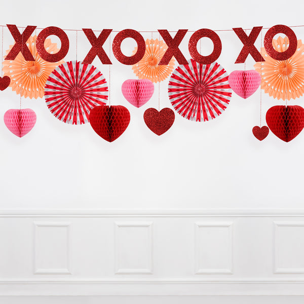 Our large heart garland features honeycomb and glitter hearts. Image6