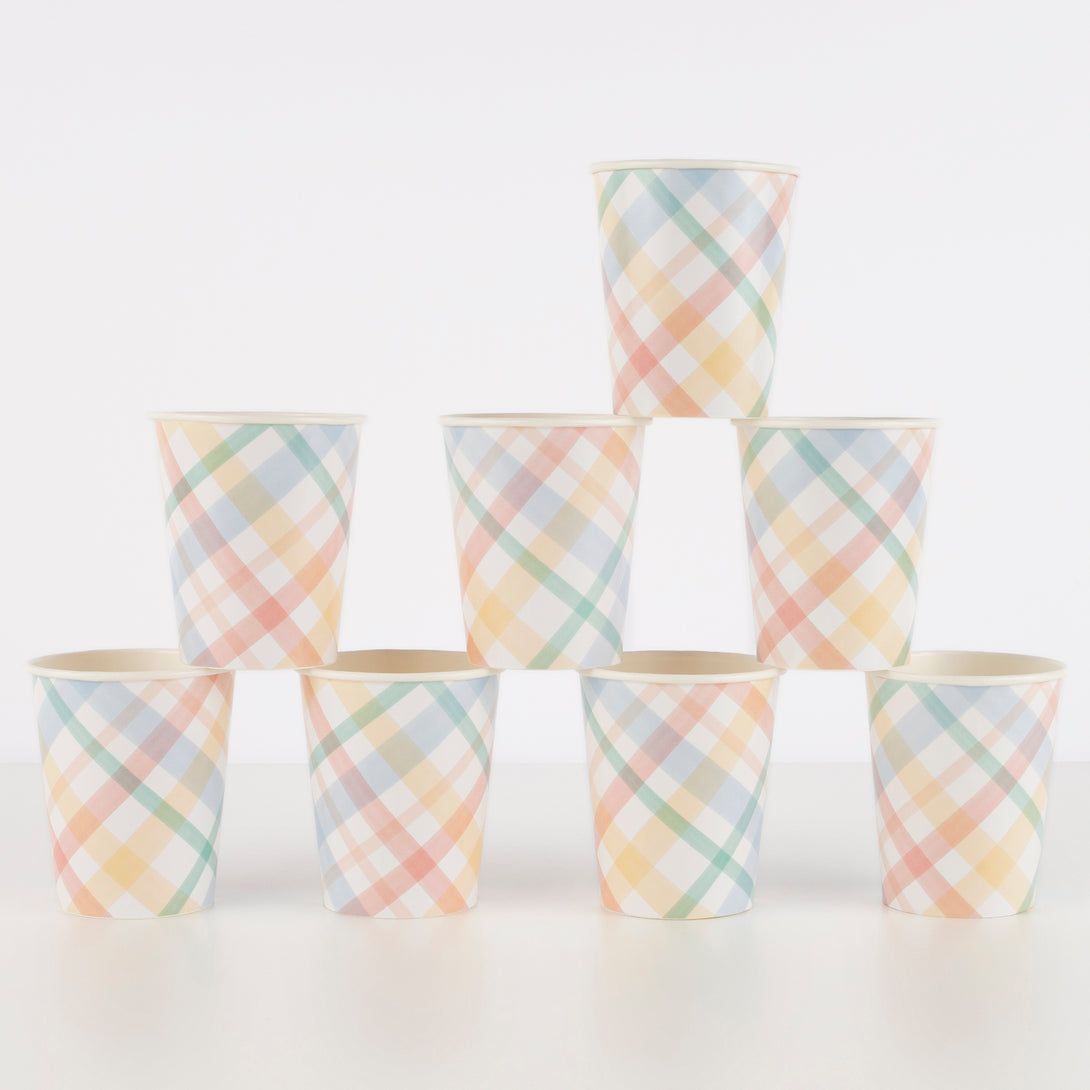 These party cups look amazing in striped pastel colours.