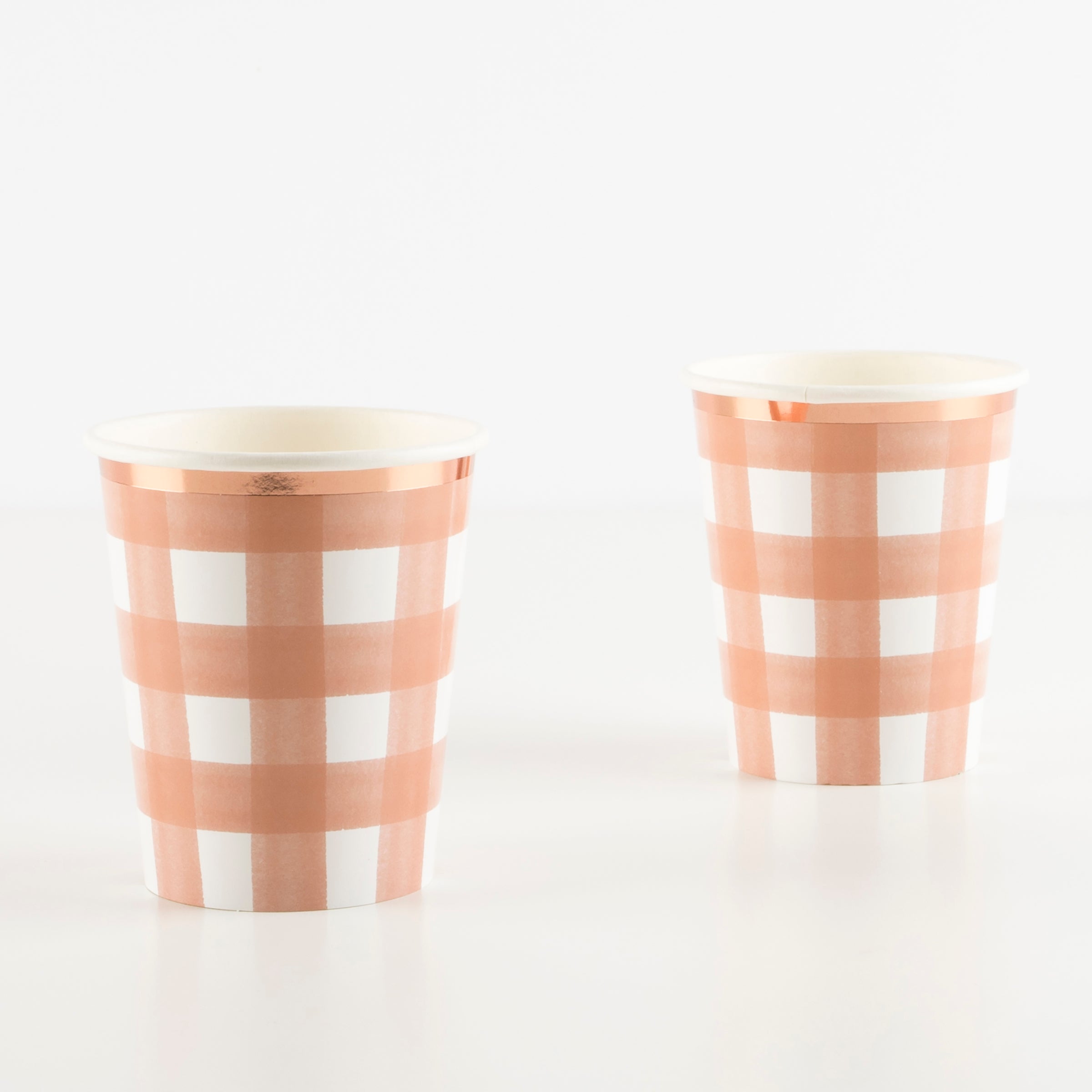 Our stylish gingham cups are perfect for your Halloween tableware.