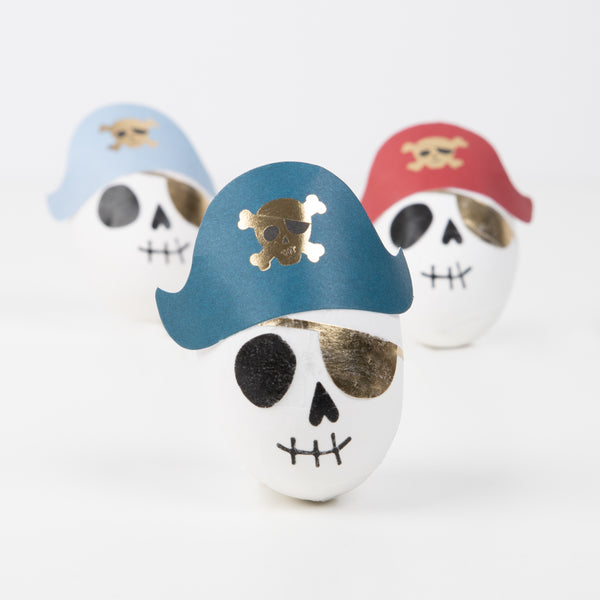 Make your pirate party look amazing with our pirate decorations filled with pirate gifts. Image5