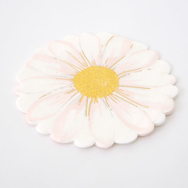 Our flower napkins, beautifully illustrated to look like daisies, have stylish shiny gold foil details. Image3