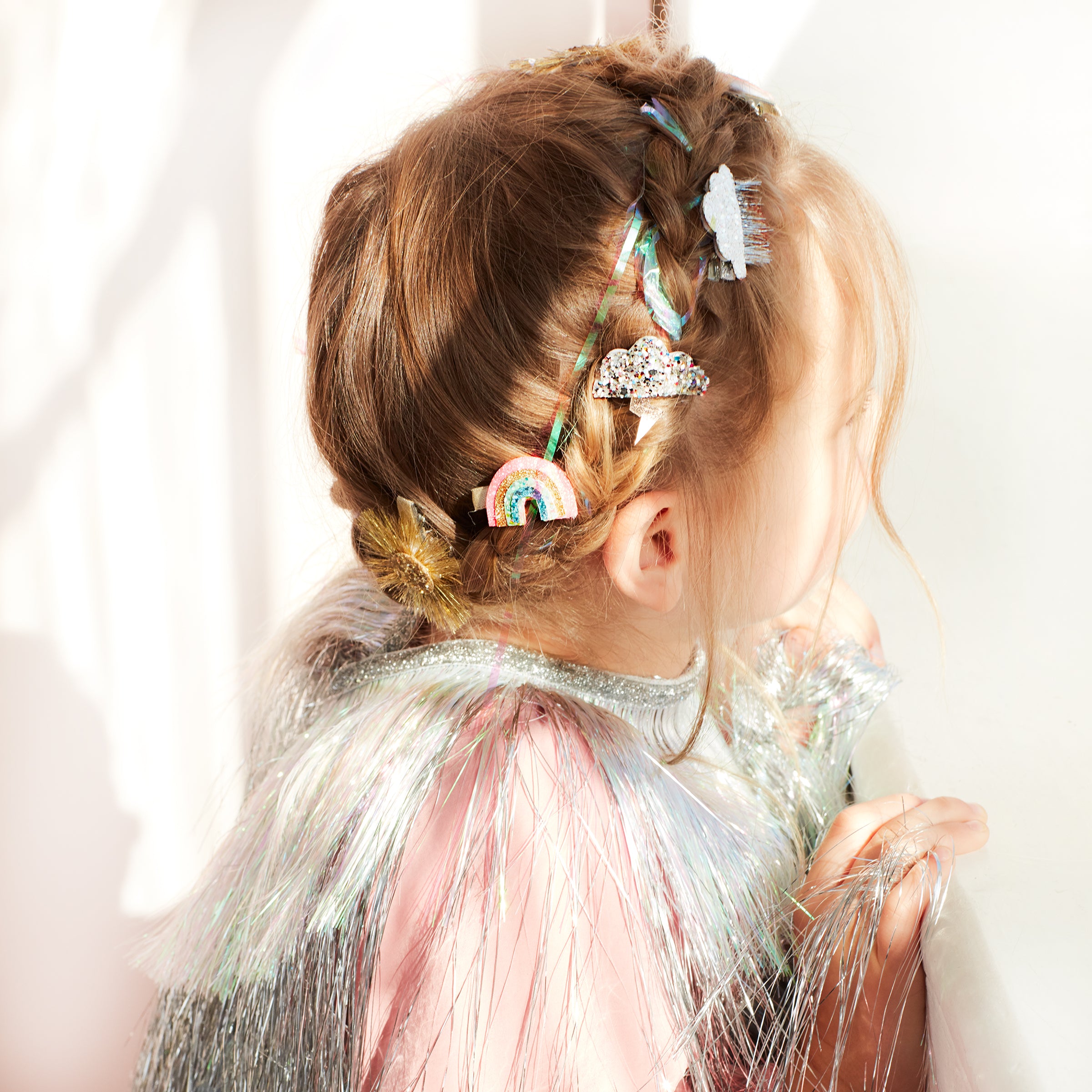 Our glittery kids hair acessories make wonderful party favours.