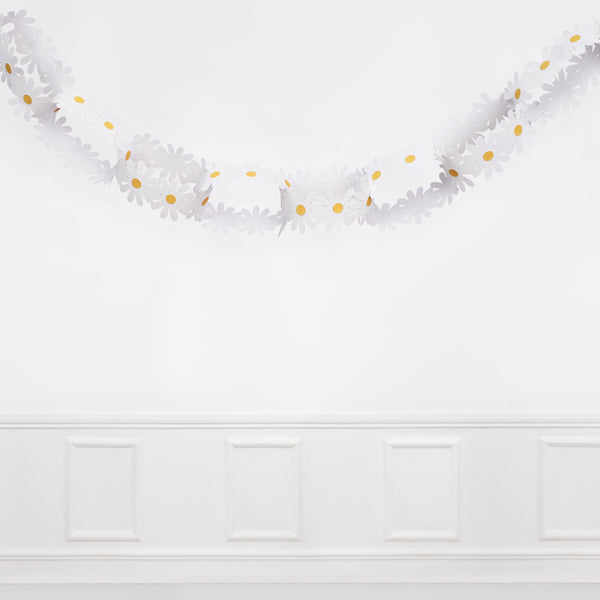 Our gorgeous paper daisy chains are easy to assemble and look striking. Image4