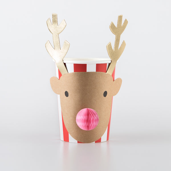 Our party cups, which include a Santa cup and reindeer cups, will make your Christmas drinks look amazing. Image5
