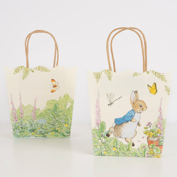 Our special party bags for kids feature Peter Rabbit, scalloped borders and paper handles. Image3