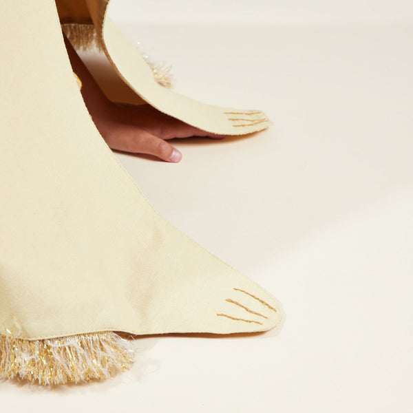 The fabulous kids costume has a cape, lion hat and swishy tail. Image6