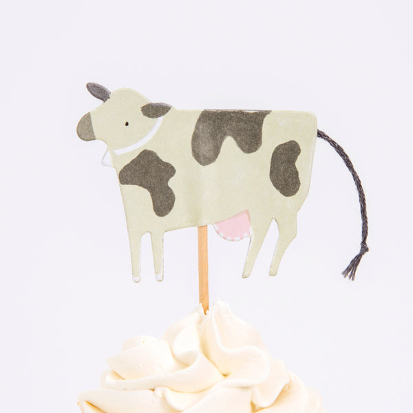 Our cupcake kit with farm toppers and cupcake cases, is ideal for a farm birthday party. Image8