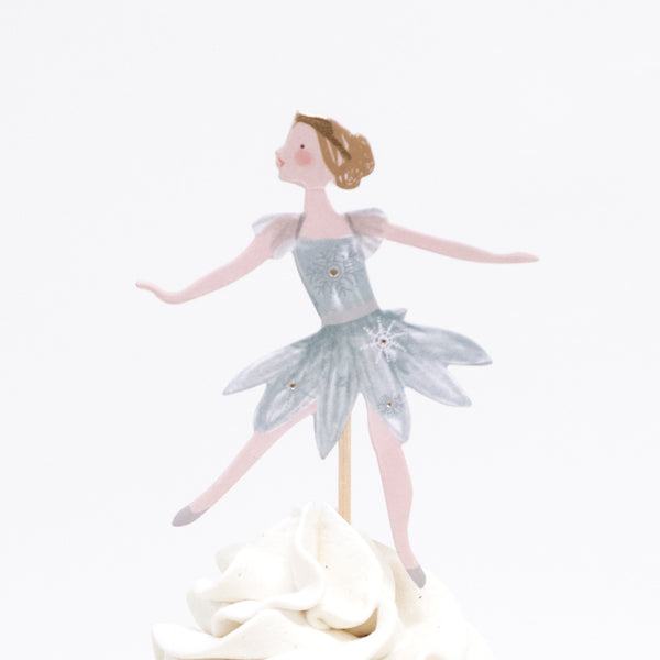 Make the most wonderful Christmas cupcakes with our special Nutcracker Christmas kit. Image7