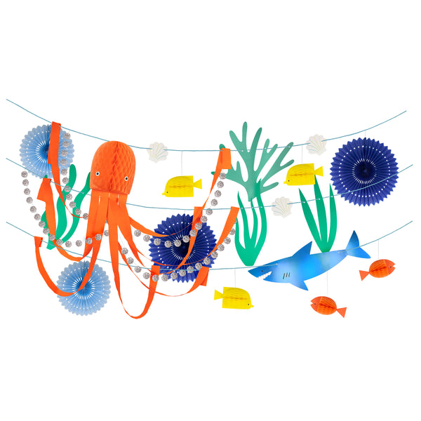 Our colourful garland is perfect for under-the-sea party ideas. Image3